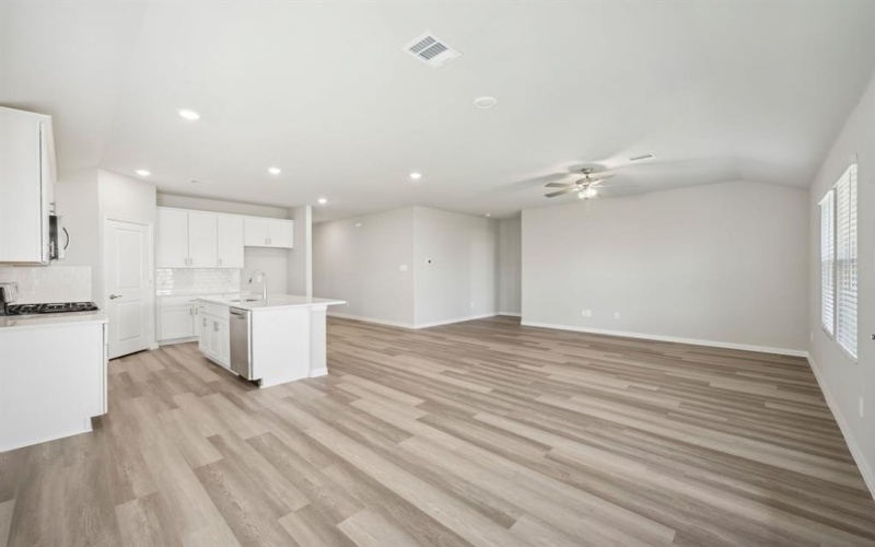 976 Linden Court, Lavon, TX 75166, 3 Bedrooms Bedrooms, ,2 BathroomsBathrooms,Residential,For Sale,976 Linden Court,20940780