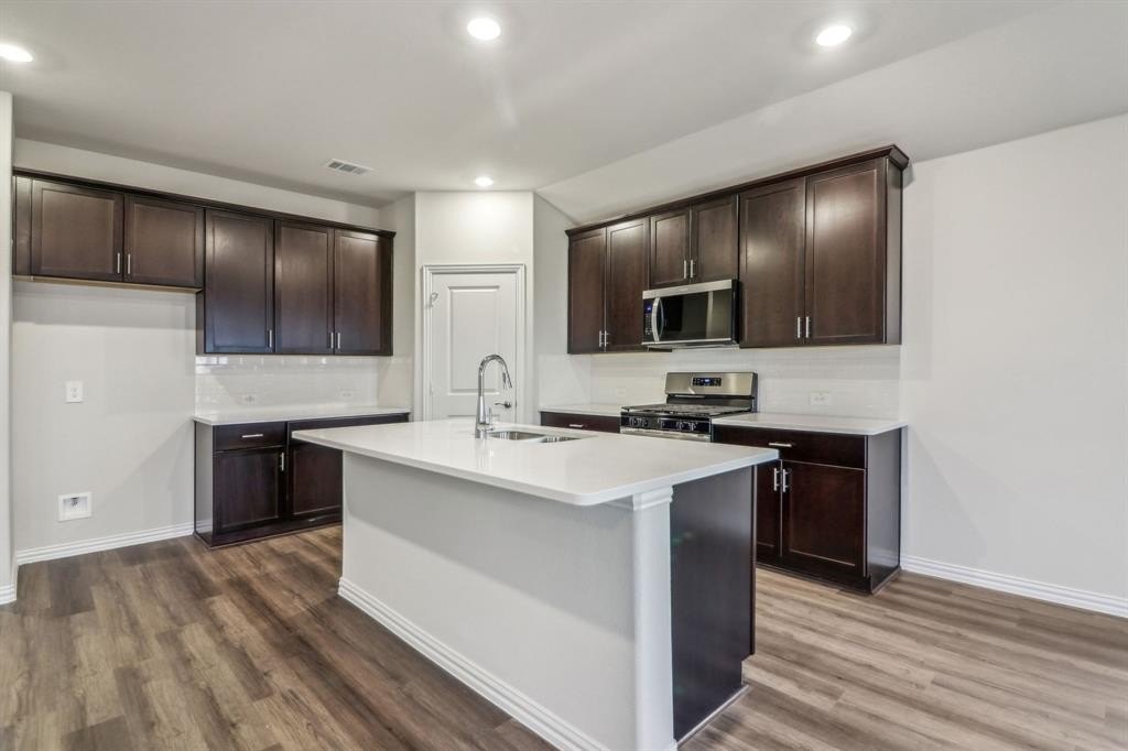 968 Linden Court, Lavon, TX 75166, 4 Bedrooms Bedrooms, ,3 BathroomsBathrooms,Residential,For Sale,968 Linden Court,20940782