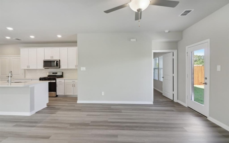 951 Dayflower Court, Lavon, TX 75166, 4 Bedrooms Bedrooms, ,2 BathroomsBathrooms,Residential,For Sale,951 Dayflower Court,20940798