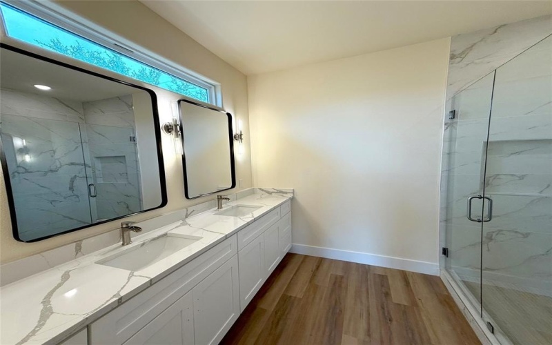 5517 Stonegate Circle, Granbury, TX 76048, 3 Bedrooms Bedrooms, ,2 BathroomsBathrooms,Residential,For Sale,5517 Stonegate Circle,20941596