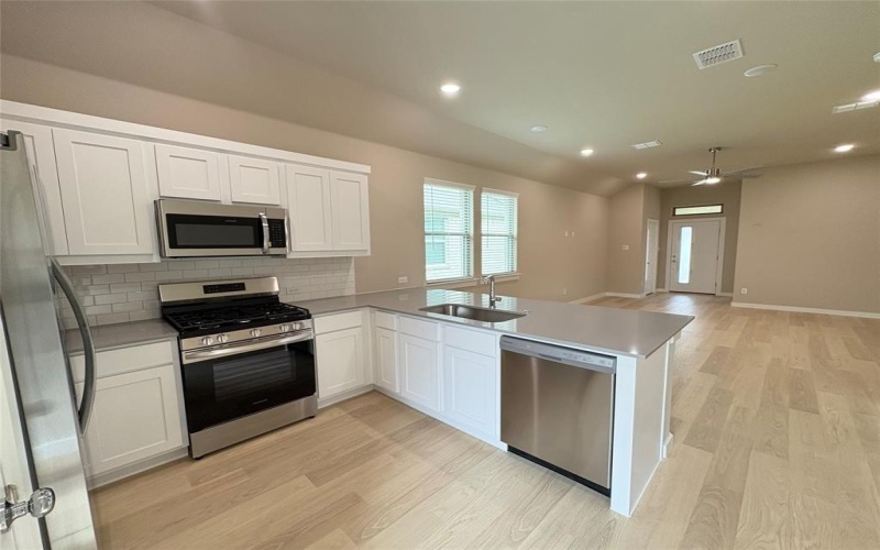 411 Travine Drive, McKinney, TX 75071, 3 Bedrooms Bedrooms, ,2 BathroomsBathrooms,Residential Lease,For Rent,411 Travine Drive,20942257