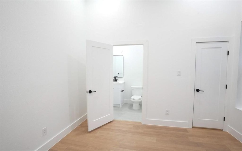 629 N Tyler Street #101-108, Dallas, TX 75208, ,Commercial Sale,For Sale,629 N Tyler Street,20943117