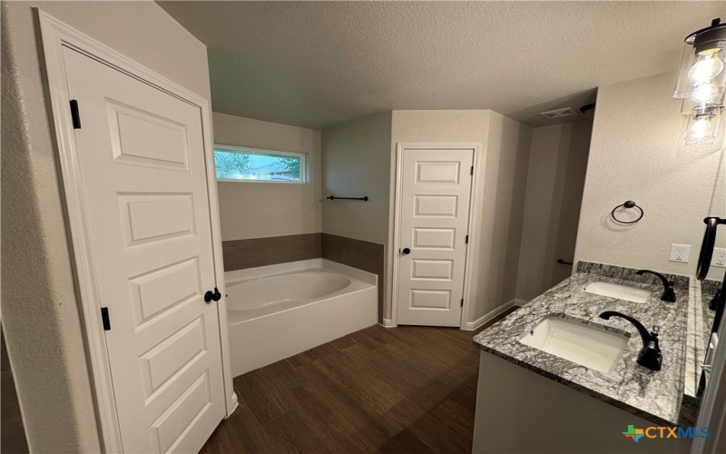 141 Atlas Avenue, Killeen, TX 76542, 4 Bedrooms Bedrooms, ,2 BathroomsBathrooms,Residential,For Sale,141 Atlas Avenue,580661