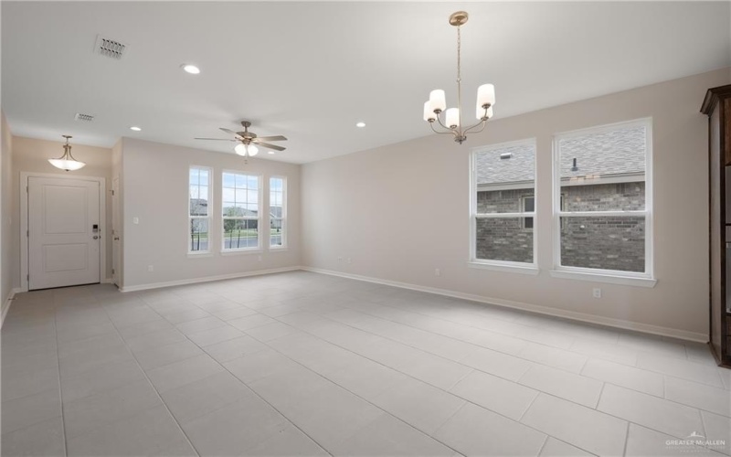 2545 N Blue Sage Avenue, Edinburg, TX 78541, 3 Bedrooms Bedrooms, ,2 BathroomsBathrooms,Residential,For Sale,2545 N Blue Sage Avenue,471256