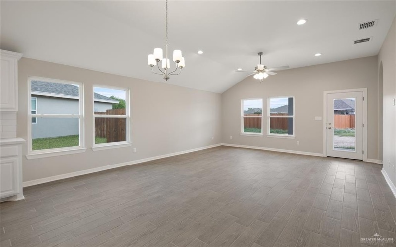 8438 N 34th Lane, McAllen, TX 78504, 3 Bedrooms Bedrooms, ,2 BathroomsBathrooms,Residential,For Sale,8438 N 34th Lane,471749