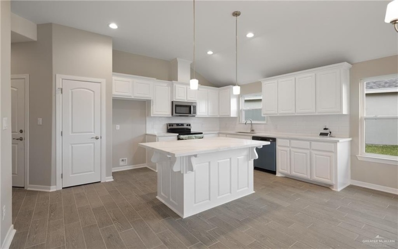 8438 N 34th Lane, McAllen, TX 78504, 3 Bedrooms Bedrooms, ,2 BathroomsBathrooms,Residential,For Sale,8438 N 34th Lane,471749