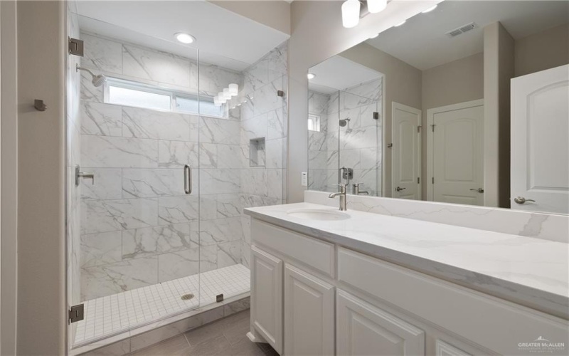 8438 N 34th Lane, McAllen, TX 78504, 3 Bedrooms Bedrooms, ,2 BathroomsBathrooms,Residential,For Sale,8438 N 34th Lane,471749