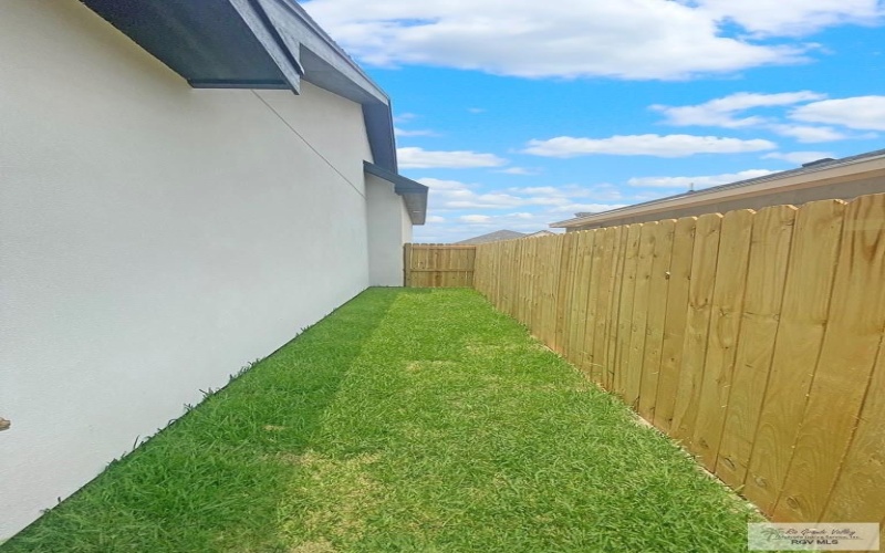 7114 LAKE TAHOE, BROWNSVILLE, TX 78526, 3 Bedrooms Bedrooms, ,2 BathroomsBathrooms,Residential,For Sale,7114 LAKE TAHOE,29765389
