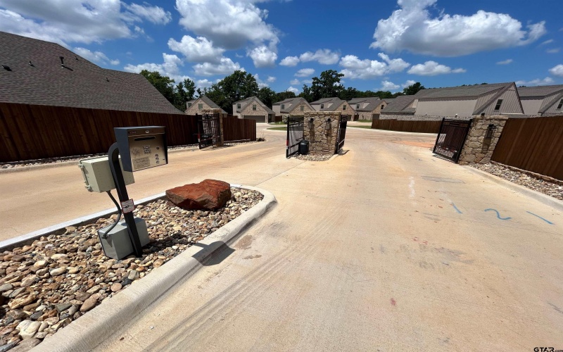 4344 MacNab Dr #30, Tyler, TX 75707, 4 Bedrooms Bedrooms, ,2 BathroomsBathrooms,Residential,For Sale,4344 MacNab Dr #30,25007787