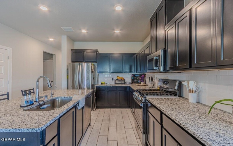 11102 BLAZING STAR Place, El Paso, TX 79934, 4 Habitaciones Habitaciones , ,3 BañosBaños,Residential,En Venta,11102 BLAZING STAR Place,923005