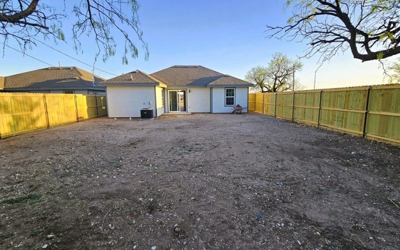 1726 La Follette St, San Angelo, TX 76905, 3 Bedrooms Bedrooms, ,2 BathroomsBathrooms,Residential,For Sale,1726 La Follette St,127546