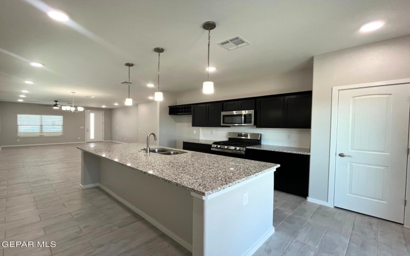 3808 Surmise Street, El Paso, TX 79928, 4 Habitaciones Habitaciones , ,2 BañosBaños,Residential,En Venta,3808 Surmise Street,923152