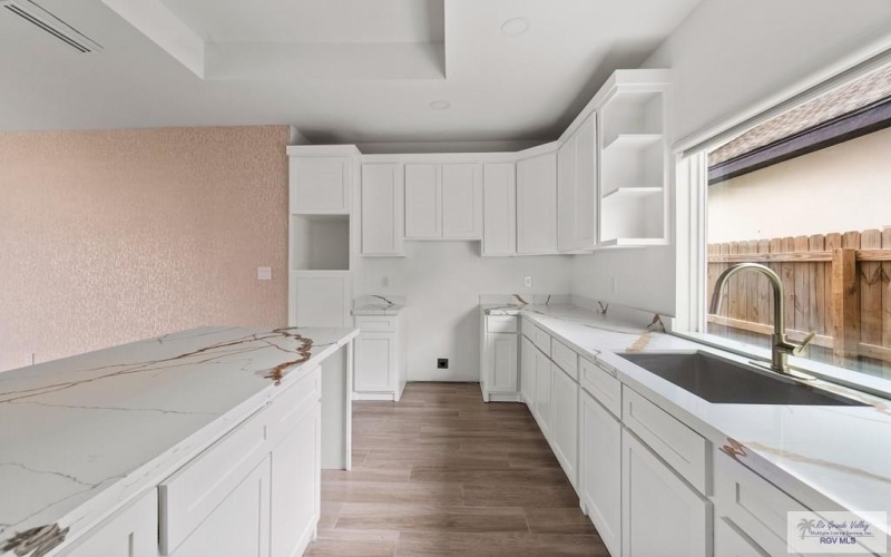6221 KING PALM LOOP, BROWNSVILLE, TX 78526, 4 Habitaciones Habitaciones , ,3 BañosBaños,Residential,En Venta,6221 KING PALM LOOP,29765437