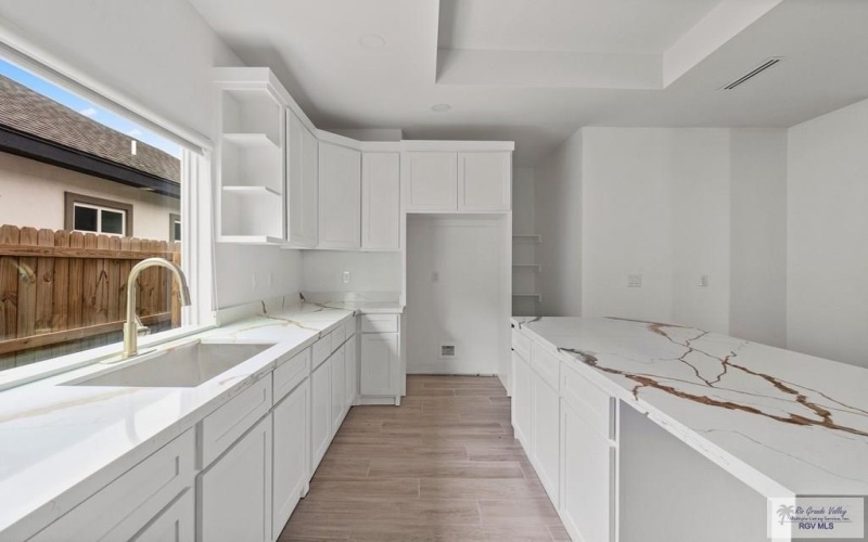 6221 KING PALM LOOP, BROWNSVILLE, TX 78526, 4 Habitaciones Habitaciones , ,3 BañosBaños,Residential,En Venta,6221 KING PALM LOOP,29765437