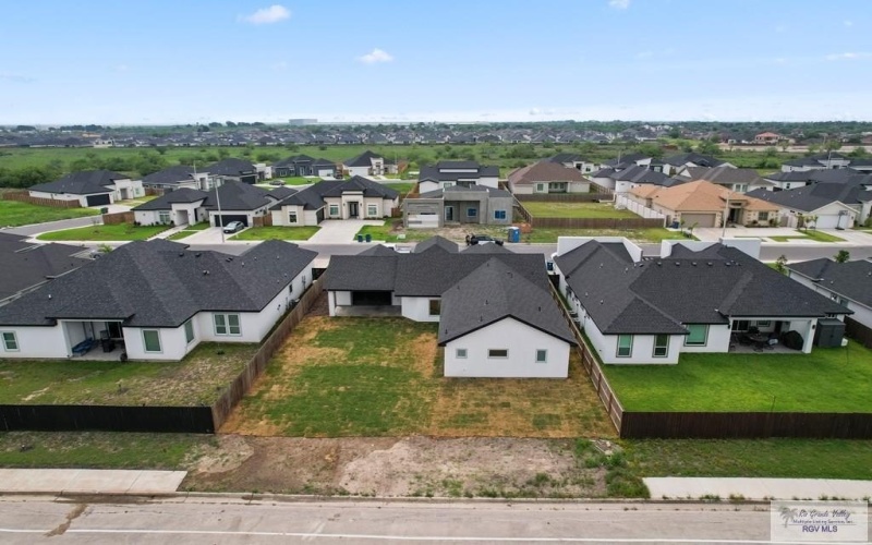 6221 KING PALM LOOP, BROWNSVILLE, TX 78526, 4 Habitaciones Habitaciones , ,3 BañosBaños,Residential,En Venta,6221 KING PALM LOOP,29765437