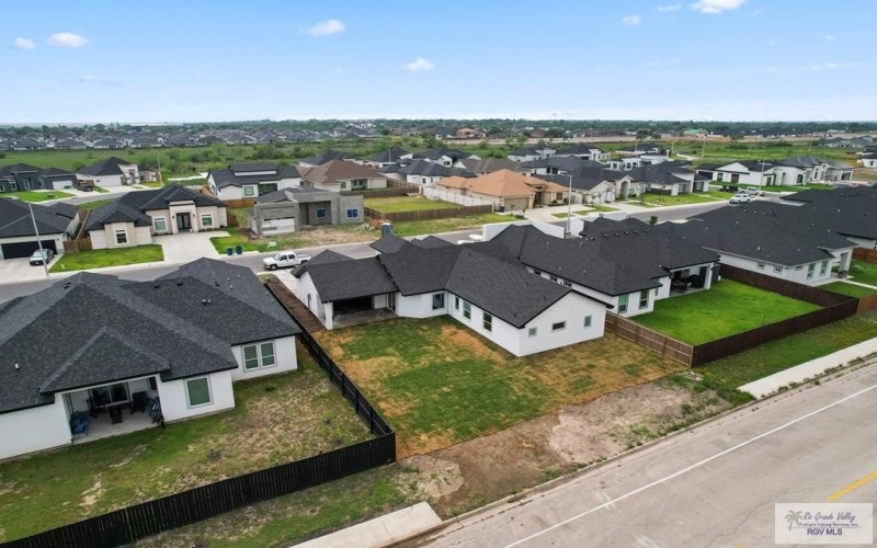 6221 KING PALM LOOP, BROWNSVILLE, TX 78526, 4 Habitaciones Habitaciones , ,3 BañosBaños,Residential,En Venta,6221 KING PALM LOOP,29765437