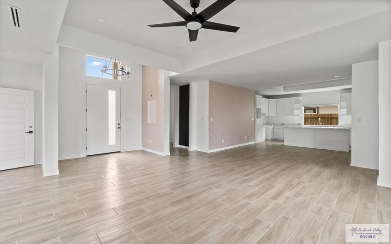 6221 KING PALM LOOP, BROWNSVILLE, TX 78526, 4 Habitaciones Habitaciones , ,3 BañosBaños,Residential,En Venta,6221 KING PALM LOOP,29765437
