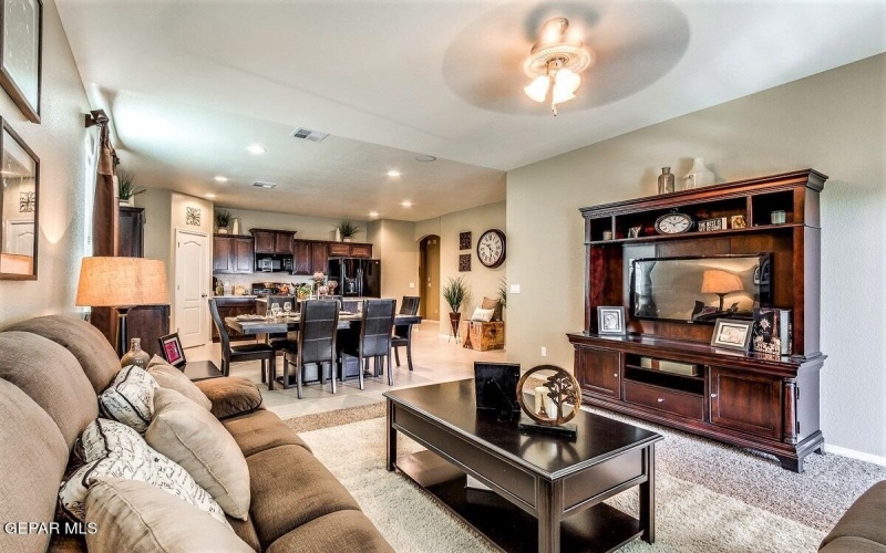 12881 Star Gaze Avenue, El Paso, TX 79928, 3 Bedrooms Bedrooms, ,1 BathroomBathrooms,Residential,For Sale,12881 Star Gaze Avenue,923097