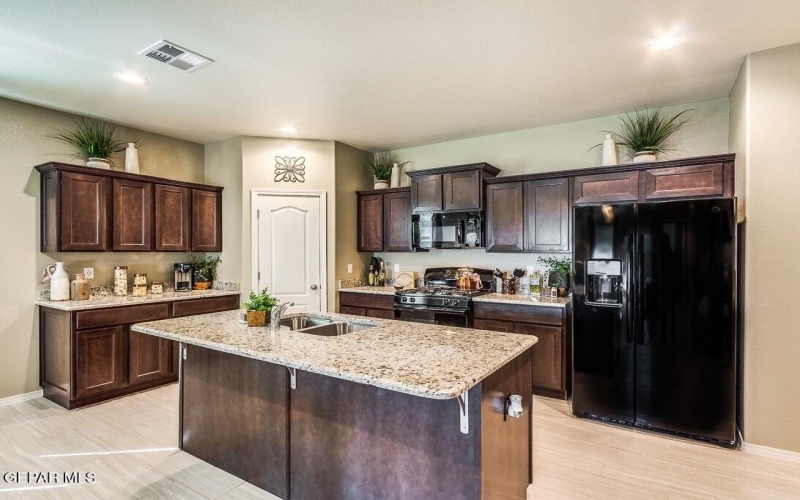 12881 Star Gaze Avenue, El Paso, TX 79928, 3 Bedrooms Bedrooms, ,1 BathroomBathrooms,Residential,For Sale,12881 Star Gaze Avenue,923097
