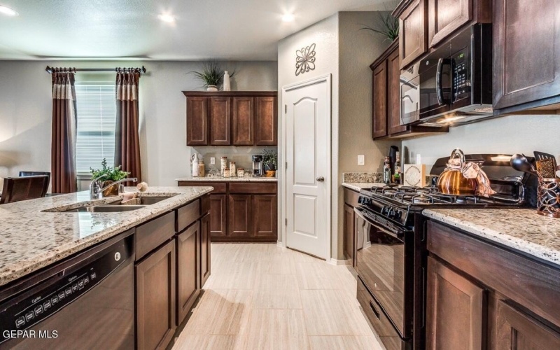 12881 Star Gaze Avenue, El Paso, TX 79928, 3 Bedrooms Bedrooms, ,1 BathroomBathrooms,Residential,For Sale,12881 Star Gaze Avenue,923097
