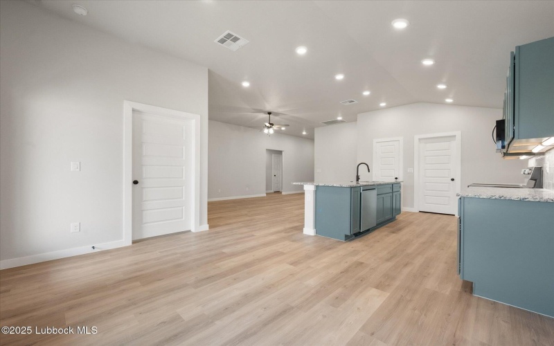 2217 134th Street, Lubbock, TX 79423, 3 Habitaciones Habitaciones , ,2 BañosBaños,Residential,En Venta,2217 134th Street,202555107