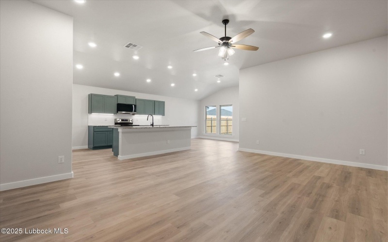 2217 134th Street, Lubbock, TX 79423, 3 Habitaciones Habitaciones , ,2 BañosBaños,Residential,En Venta,2217 134th Street,202555107