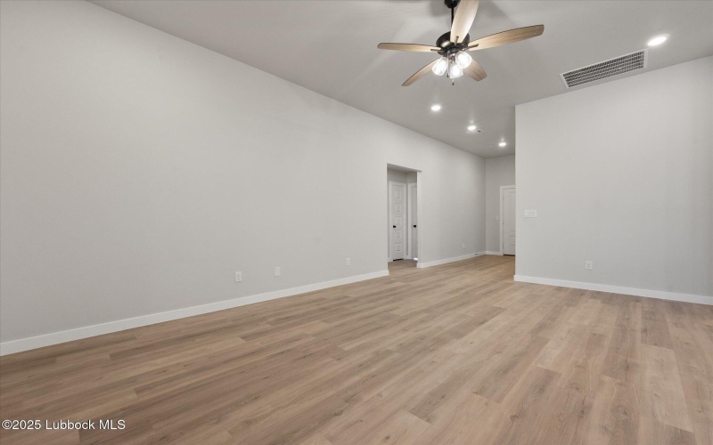 2217 134th Street, Lubbock, TX 79423, 3 Habitaciones Habitaciones , ,2 BañosBaños,Residential,En Venta,2217 134th Street,202555107