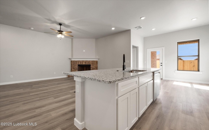 2211 134th Street, Lubbock, TX 79423, 3 Habitaciones Habitaciones , ,2 BañosBaños,Residential,En Venta,2211 134th Street,202555112