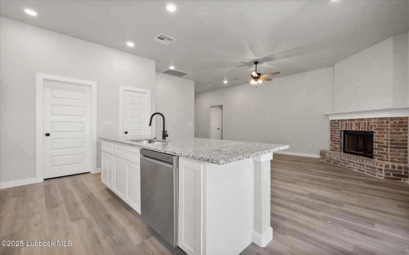 2211 134th Street, Lubbock, TX 79423, 3 Habitaciones Habitaciones , ,2 BañosBaños,Residential,En Venta,2211 134th Street,202555112