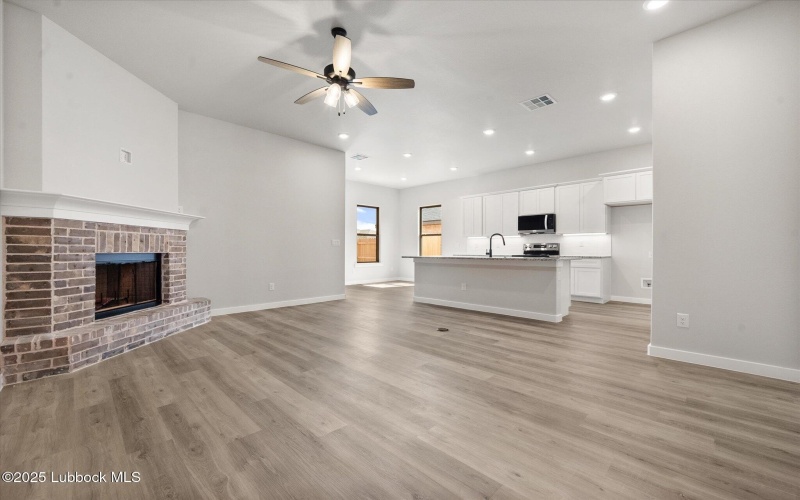 2211 134th Street, Lubbock, TX 79423, 3 Habitaciones Habitaciones , ,2 BañosBaños,Residential,En Venta,2211 134th Street,202555112