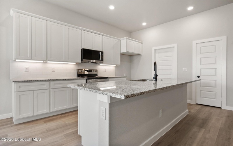 2211 134th Street, Lubbock, TX 79423, 3 Habitaciones Habitaciones , ,2 BañosBaños,Residential,En Venta,2211 134th Street,202555112