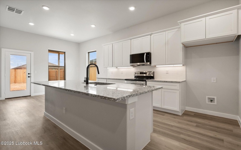 2211 134th Street, Lubbock, TX 79423, 3 Habitaciones Habitaciones , ,2 BañosBaños,Residential,En Venta,2211 134th Street,202555112