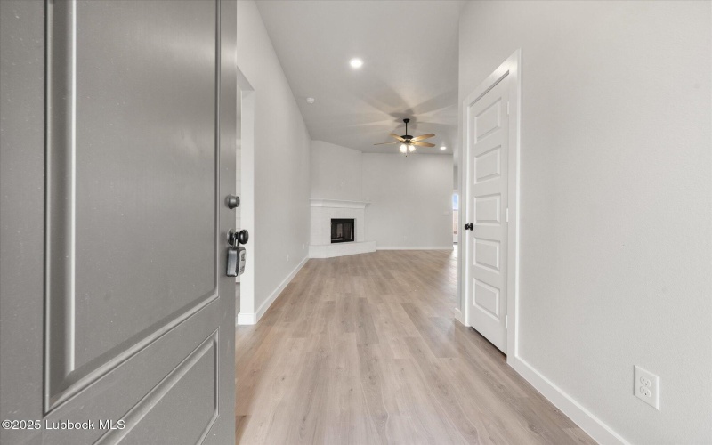 2203 134th Street, Lubbock, TX 79423, 3 Habitaciones Habitaciones , ,2 BañosBaños,Residential,En Venta,2203 134th Street,202555115