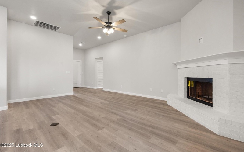 2203 134th Street, Lubbock, TX 79423, 3 Habitaciones Habitaciones , ,2 BañosBaños,Residential,En Venta,2203 134th Street,202555115