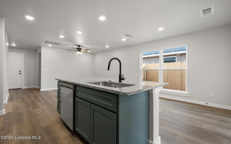 14407 Paris Avenue, Lubbock, TX 79423, 3 Habitaciones Habitaciones , ,2 BañosBaños,Residential,En Venta,14407 Paris Avenue,202555116