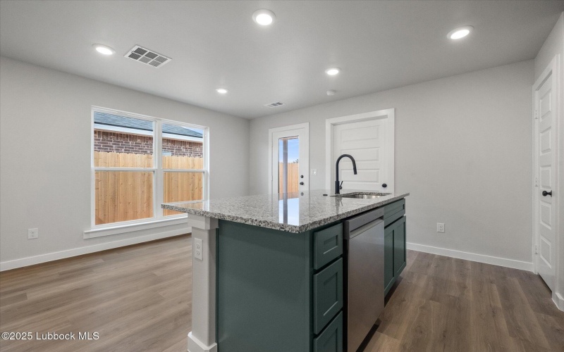 14407 Paris Avenue, Lubbock, TX 79423, 3 Habitaciones Habitaciones , ,2 BañosBaños,Residential,En Venta,14407 Paris Avenue,202555116