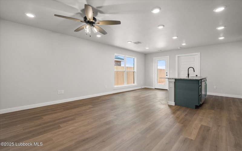 14407 Paris Avenue, Lubbock, TX 79423, 3 Habitaciones Habitaciones , ,2 BañosBaños,Residential,En Venta,14407 Paris Avenue,202555116