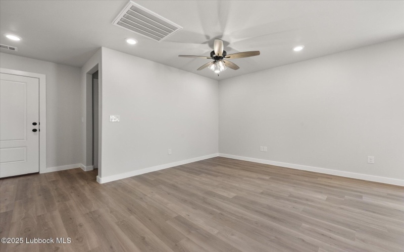 14407 Paris Avenue, Lubbock, TX 79423, 3 Habitaciones Habitaciones , ,2 BañosBaños,Residential,En Venta,14407 Paris Avenue,202555116