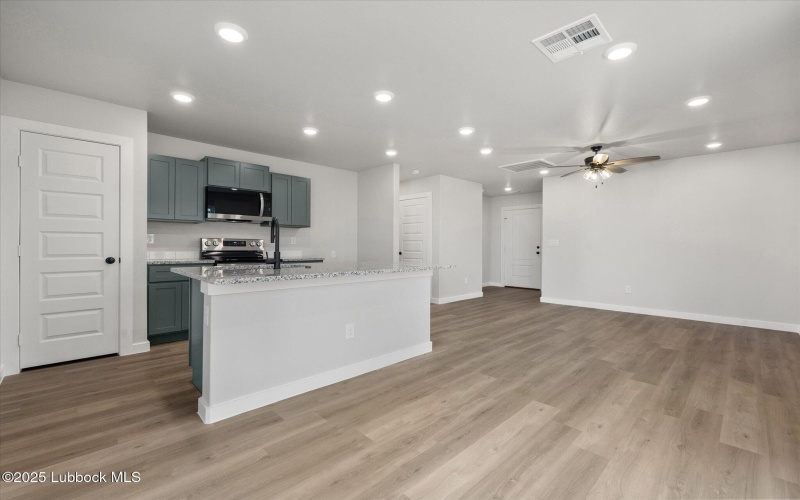 14407 Paris Avenue, Lubbock, TX 79423, 3 Habitaciones Habitaciones , ,2 BañosBaños,Residential,En Venta,14407 Paris Avenue,202555116