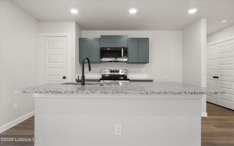14407 Paris Avenue, Lubbock, TX 79423, 3 Habitaciones Habitaciones , ,2 BañosBaños,Residential,En Venta,14407 Paris Avenue,202555116