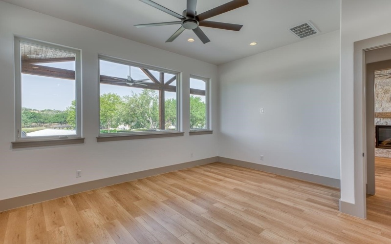 208 E Lakeshore Drive, Sunrise Beach, TX 78643-0000, 4 Habitaciones Habitaciones , ,5 BañosBaños,Residential,En Venta,208 E Lakeshore Drive,173512