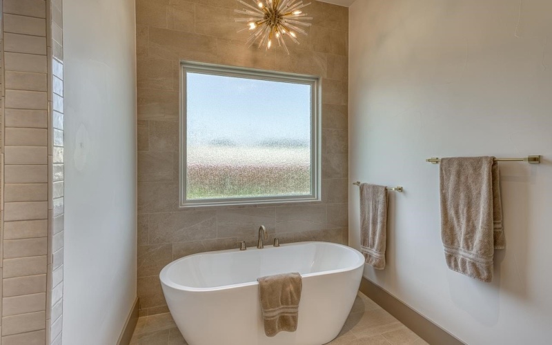 208 E Lakeshore Drive, Sunrise Beach, TX 78643-0000, 4 Habitaciones Habitaciones , ,5 BañosBaños,Residential,En Venta,208 E Lakeshore Drive,173512