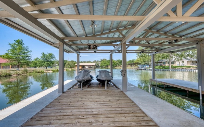208 E Lakeshore Drive, Sunrise Beach, TX 78643-0000, 4 Habitaciones Habitaciones , ,5 BañosBaños,Residential,En Venta,208 E Lakeshore Drive,173512