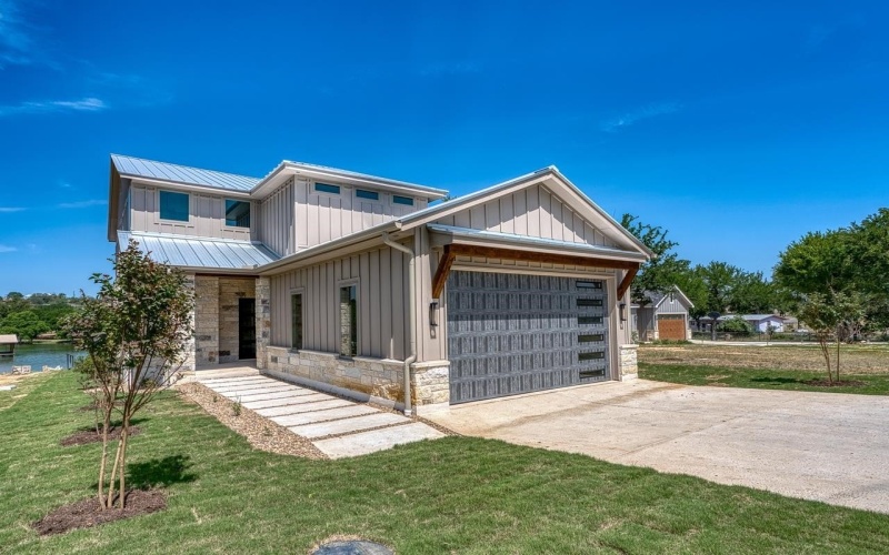 208 E Lakeshore Drive, Sunrise Beach, TX 78643-0000, 4 Habitaciones Habitaciones , ,5 BañosBaños,Residential,En Venta,208 E Lakeshore Drive,173512