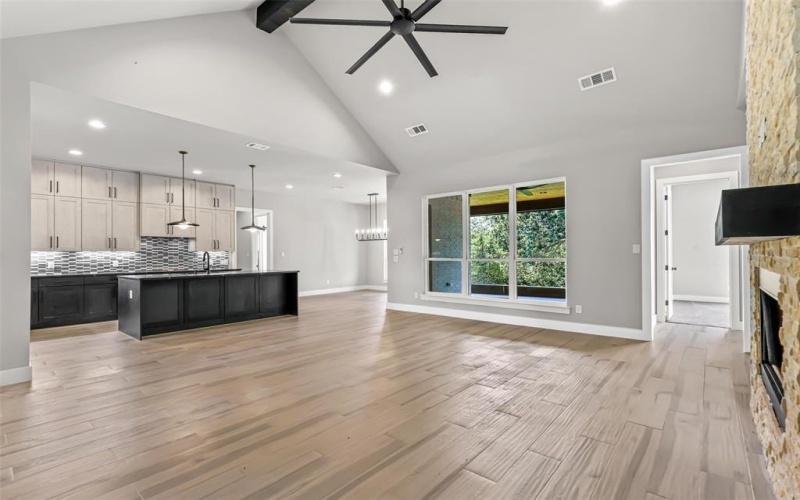 1064 Glenoaks Drive, Weatherford, TX 76088, 5 Bedrooms Bedrooms, ,3 BathroomsBathrooms,Residential,For Sale,1064 Glenoaks Drive,20860024