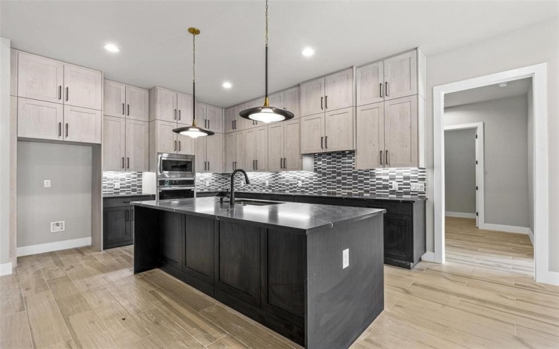 1064 Glenoaks Drive, Weatherford, TX 76088, 5 Bedrooms Bedrooms, ,3 BathroomsBathrooms,Residential,For Sale,1064 Glenoaks Drive,20860024