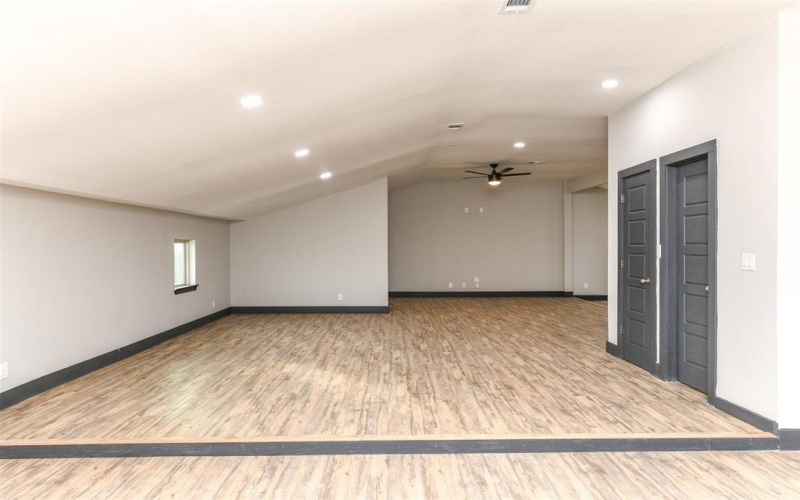 8600 Lakeview Drive, Cleburne, TX 76033, 4 Bedrooms Bedrooms, ,3 BathroomsBathrooms,Residential,For Sale,8600 Lakeview Drive,20943978