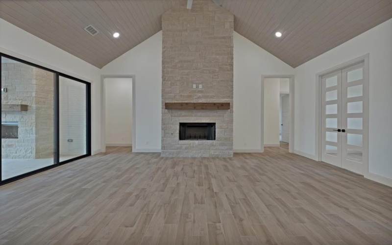 2113 Dicey Road, Weatherford, TX 76085, 4 Bedrooms Bedrooms, ,5 BathroomsBathrooms,Residential,For Sale,2113 Dicey Road,20939598