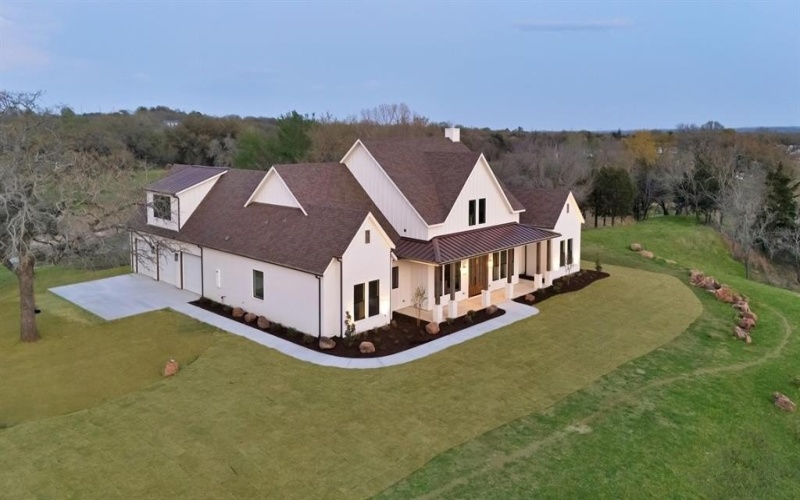 2113 Dicey Road, Weatherford, TX 76085, 4 Bedrooms Bedrooms, ,5 BathroomsBathrooms,Residential,For Sale,2113 Dicey Road,20939598