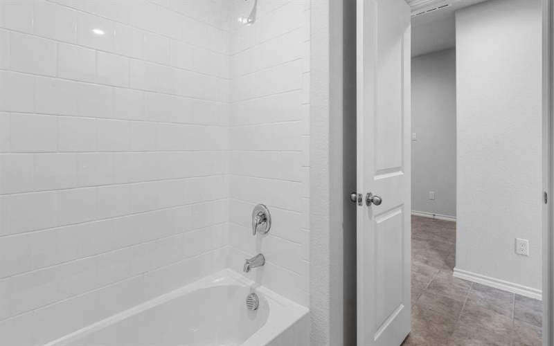 413 LUBBOCK Drive, Azle, TX 76020, 4 Bedrooms Bedrooms, ,2 BathroomsBathrooms,Residential,For Sale,413 LUBBOCK Drive,20942672